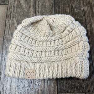 C.C. Beanie Kids Off White Knit Great Condition
